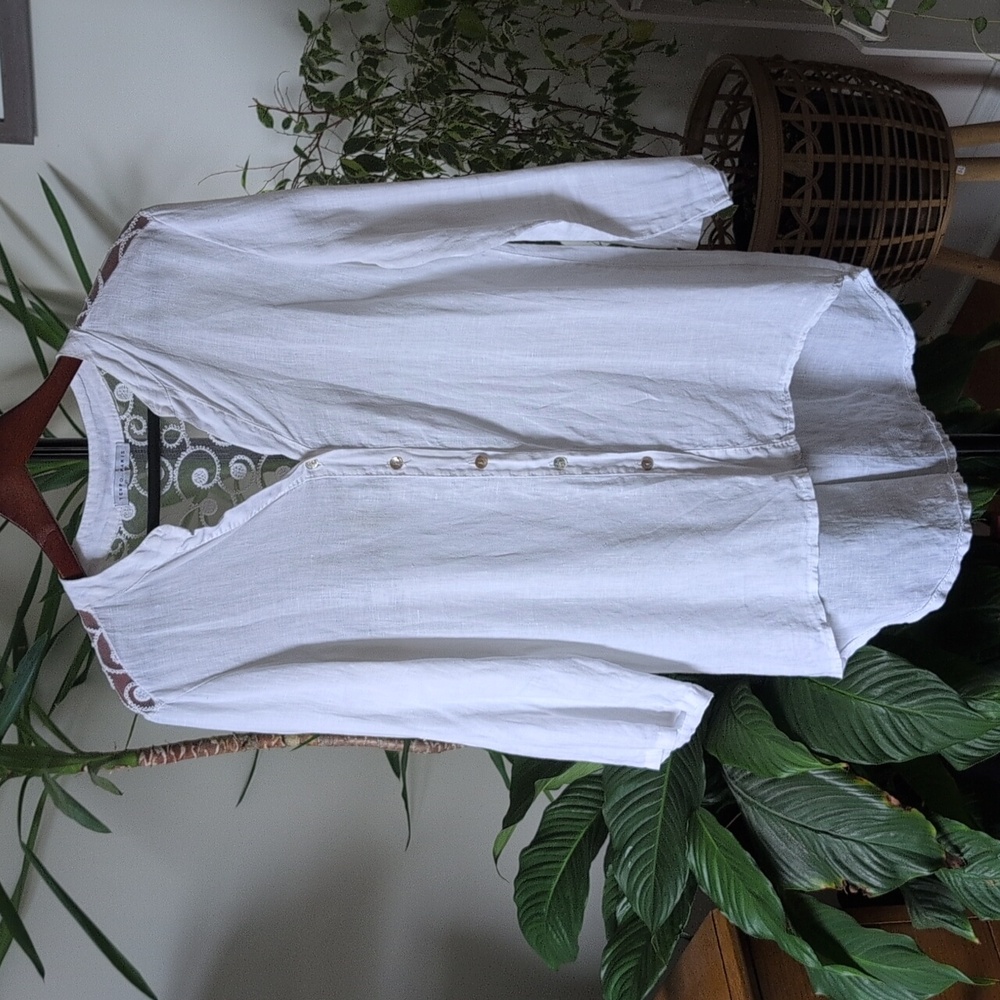 Linen Button-Down, High-low Tunic with Lace Back
